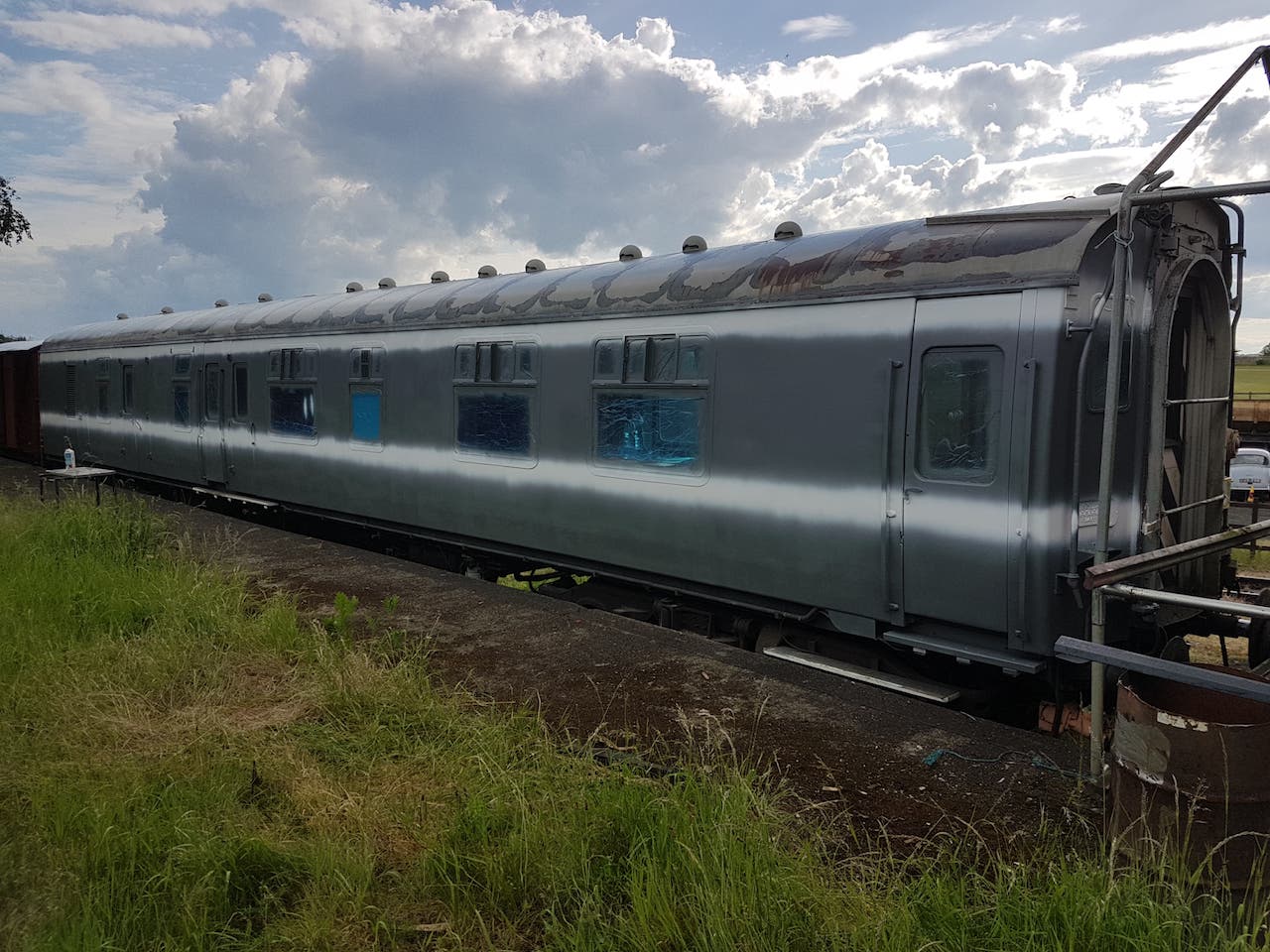 09/06/2019 – Grey Days