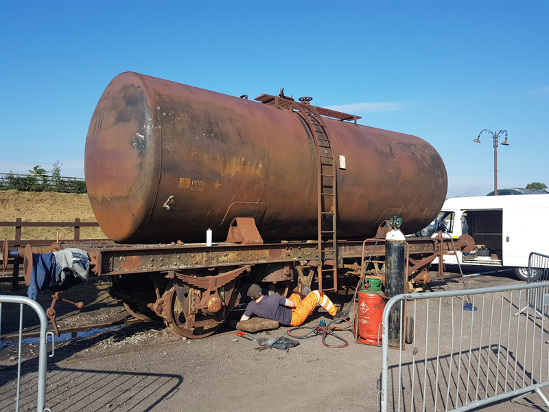 19/09/21 – 99 with a flake(y paint job).