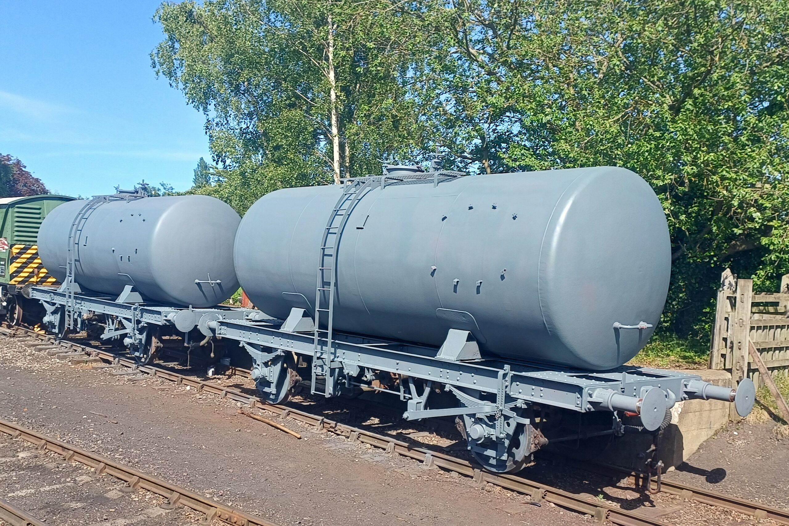 2 Grey Tanks